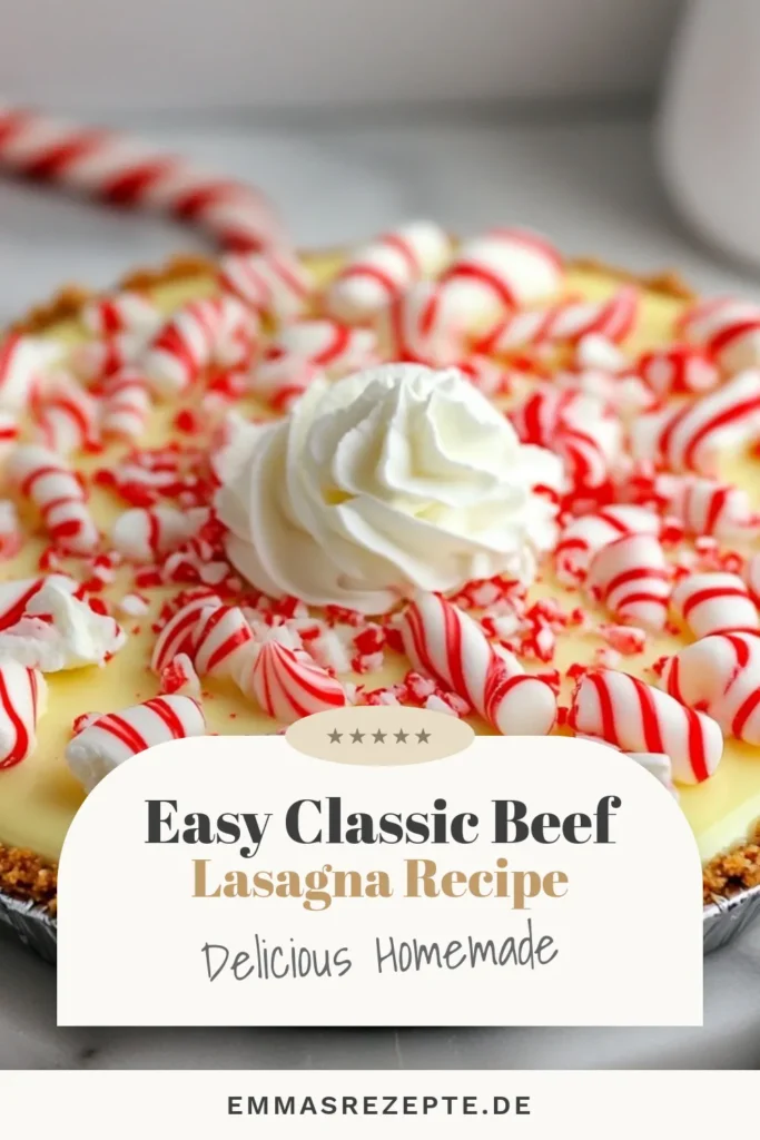 Entdecken Sie unser einfaches Rezept für einen Zuckerstangenkuchen, der perfekt für die Weihnachtszeit ist! Dieser süße Frischkäsekuchen begeistert mit einem köstlichen Pfefferminzgeschmack und ist einfach zuzubereiten. Mit einer Kombination aus Graham-Cracker-Boden und zerstoßenen Zuckerstangen wird jede Feier zum Fest. Speichern Sie das Rezept für Ihren nächsten Weihnachtsanlass! #Zuckerstangenkuchen #einfacherWeihnachtskuchen #FrischkäsekuchenRezept #süßesDessertWeihnachten